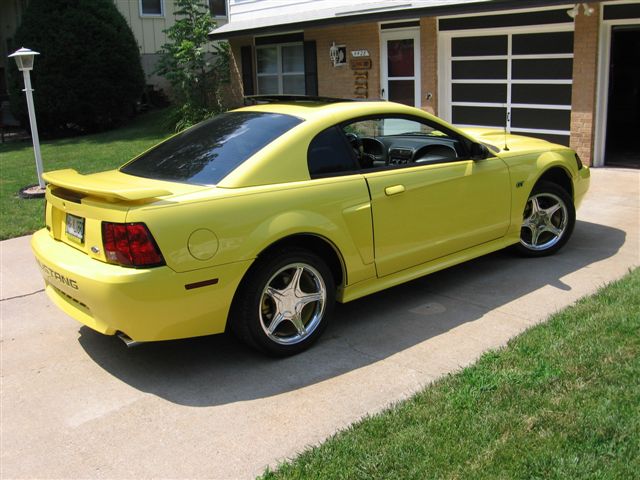 2001 Ford mustang gt kelly blue book #10